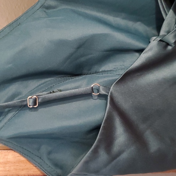 Formal Women's Green  Dress Bridesmaid, Prom, Formal Party - Picture 5 of 10